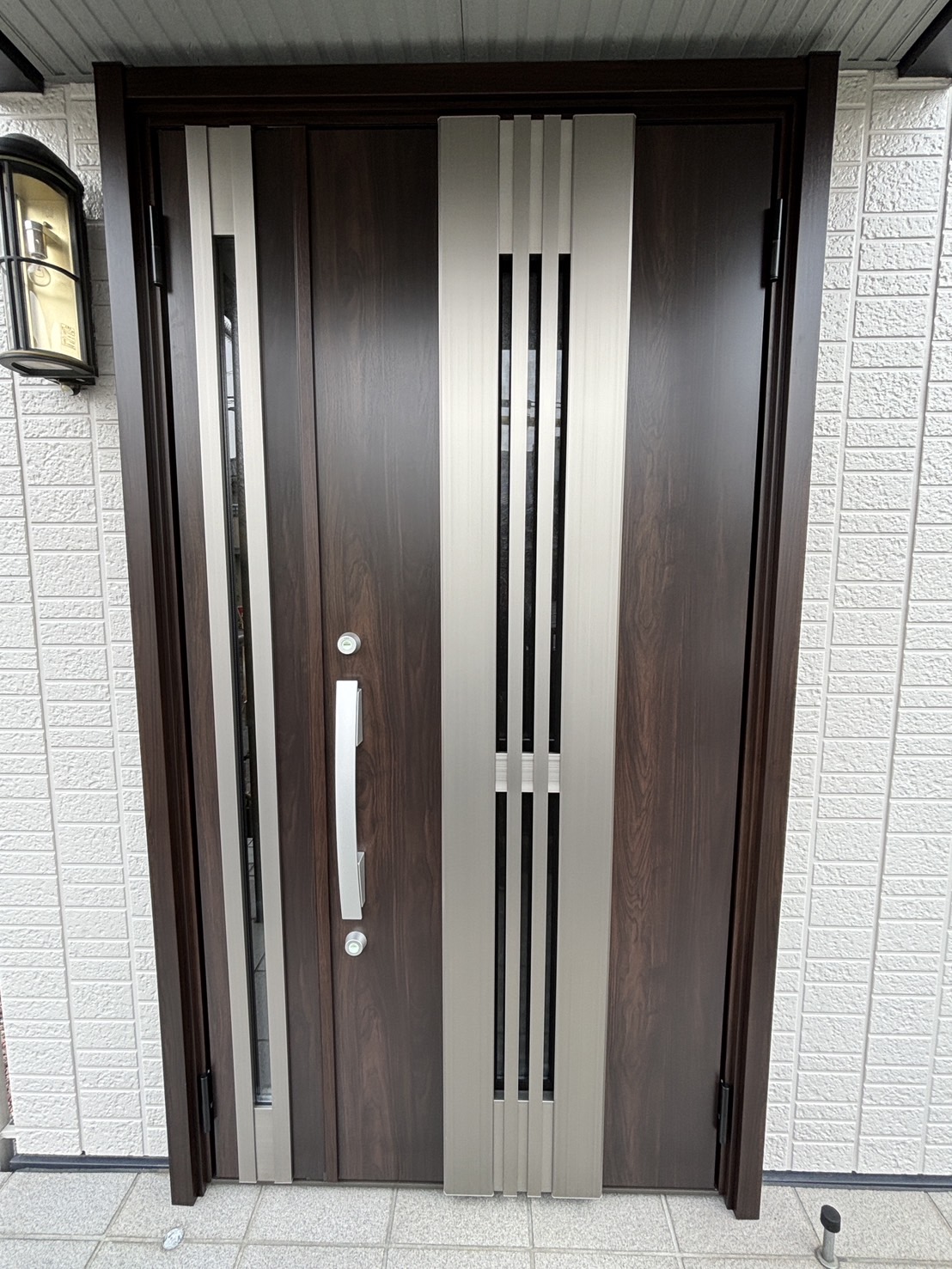 愛知県名古屋市　玄関親子ドア取替工事　LIXILリシェント玄関ドア3